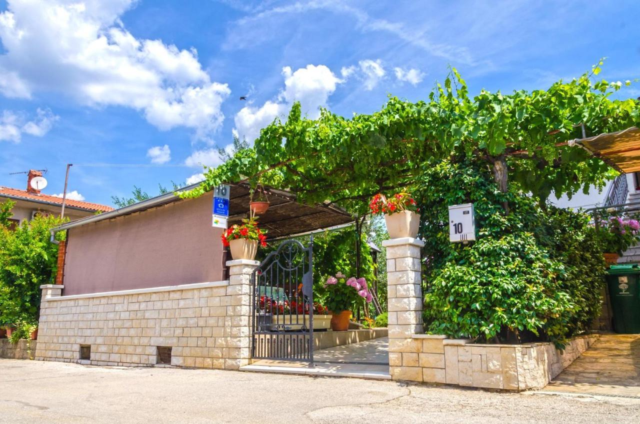 Holiday home in Pula/Istrien 11415 Exterior foto