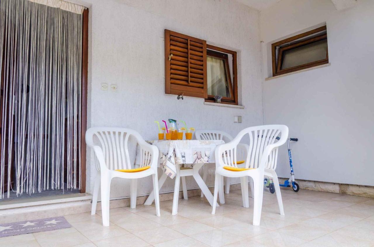 Holiday home in Pula/Istrien 11415 Exterior foto