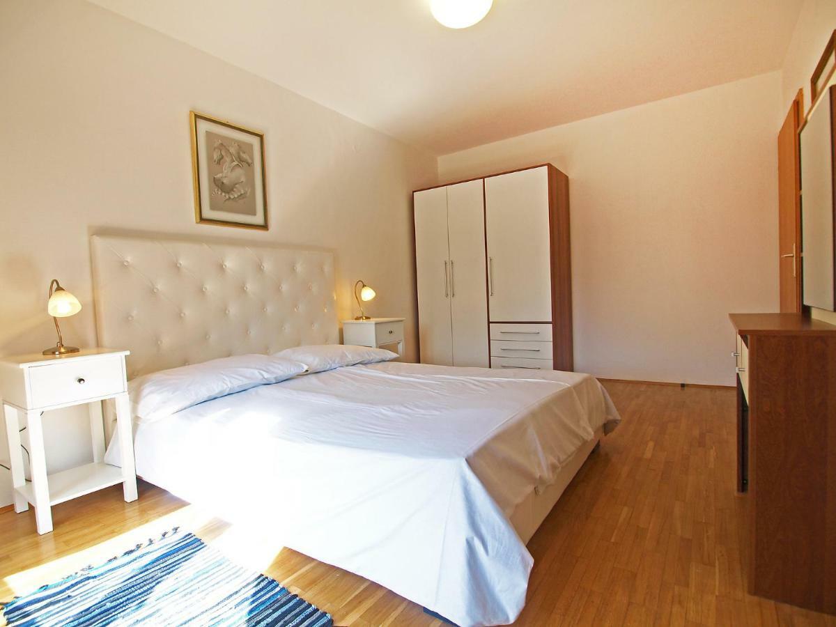 Holiday home in Pula/Istrien 11415 Exterior foto