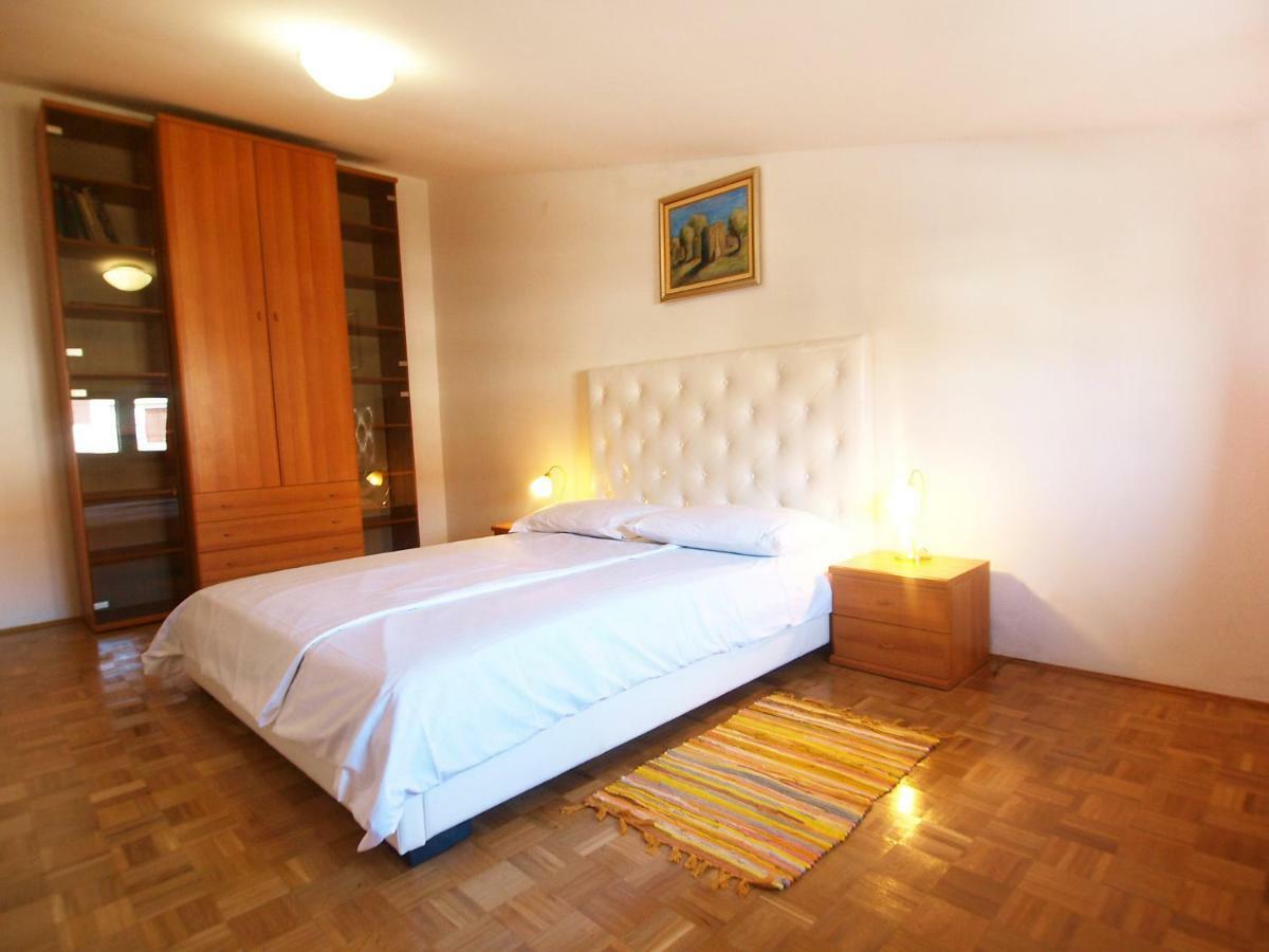 Holiday home in Pula/Istrien 11415 Exterior foto