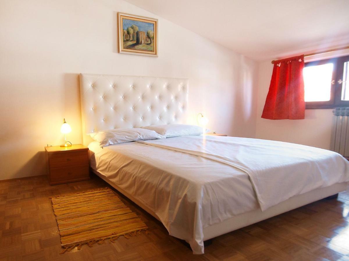 Holiday home in Pula/Istrien 11415 Exterior foto